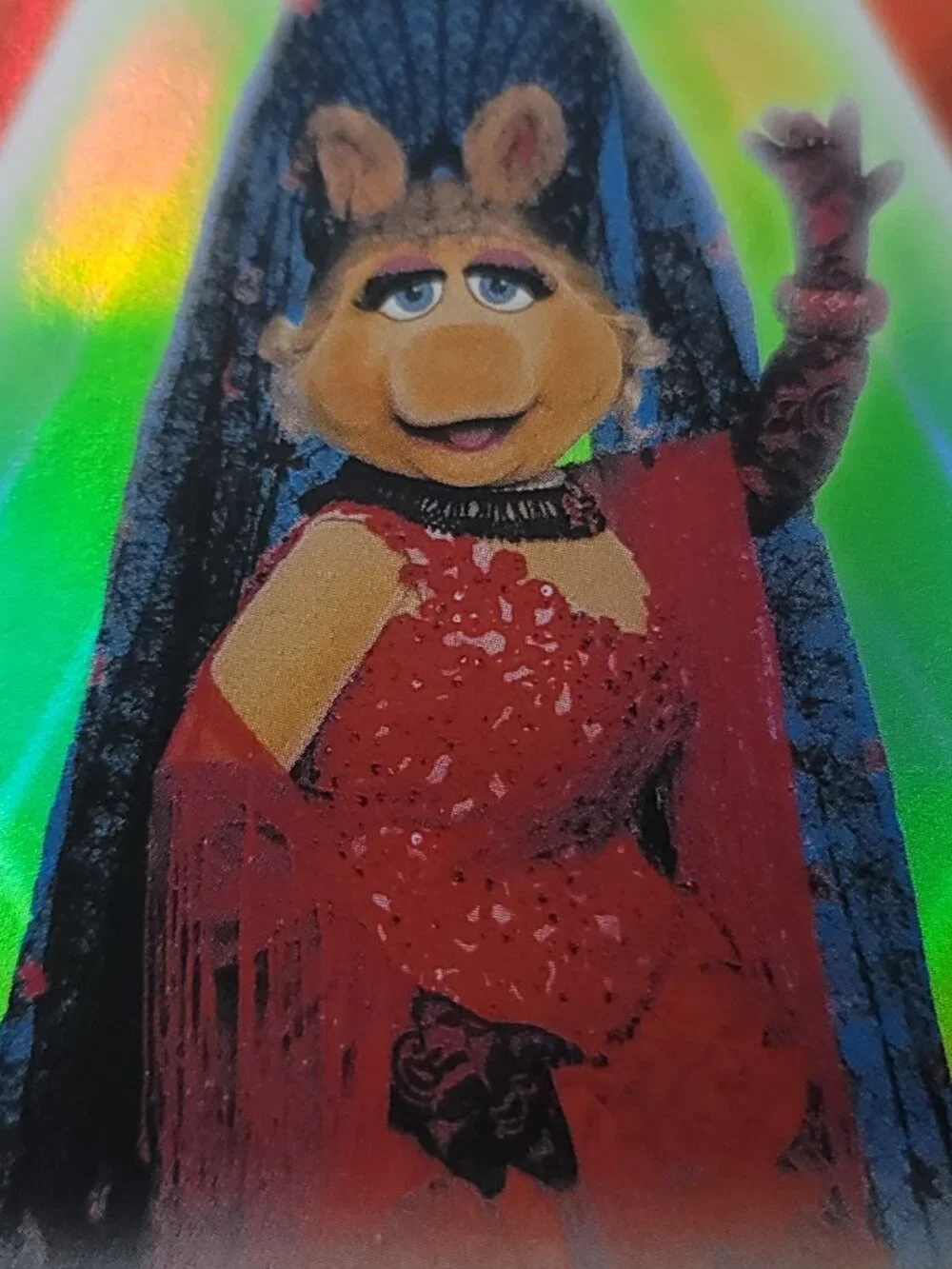 Miss Piggy Topps 2026 Disney Neon Holo Parallel Refractor Limited 146/199 - Picture 3 of 4